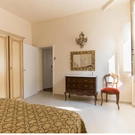 Historical By Seaside В'яреджо