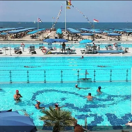 Апартаменти Historical By Seaside *