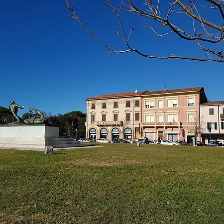 Historical By Seaside Apartament *