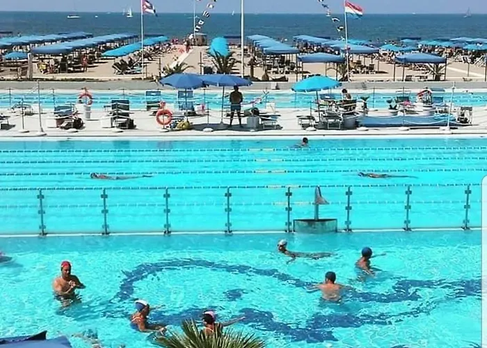 Апартаменти Historical By Seaside *