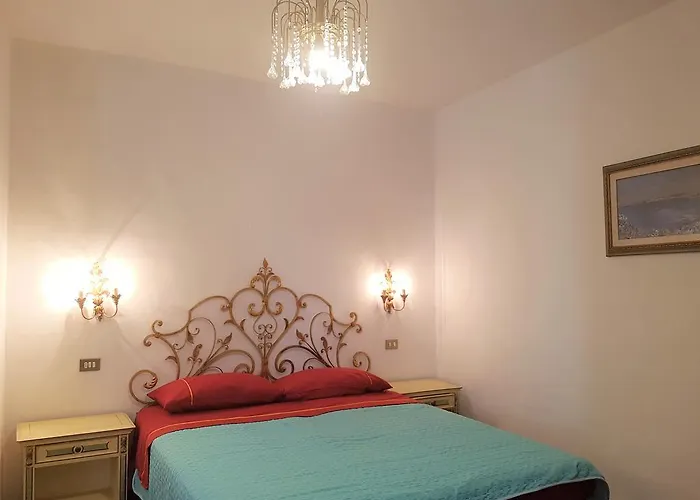 Historical By Seaside В'яреджо