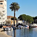 Apartment Historical By Seaside *
