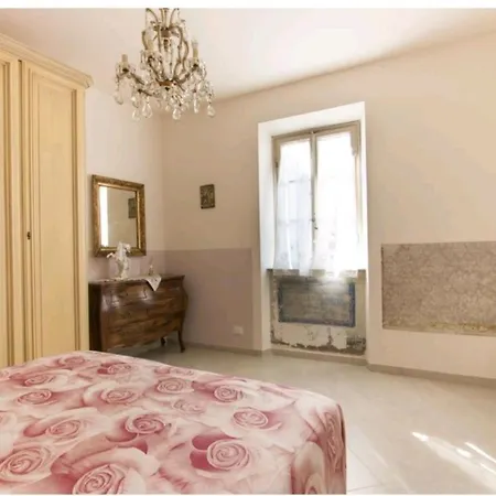 Historical By Seaside Apartment *